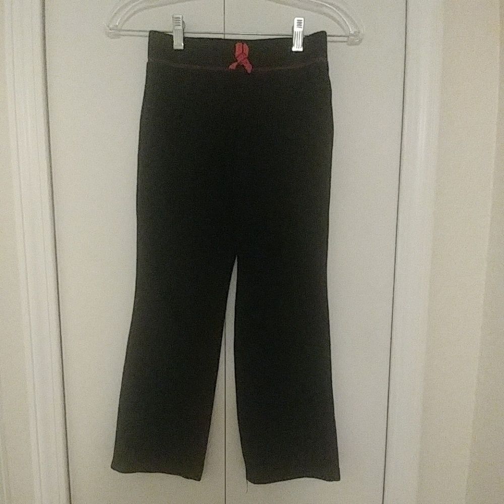 1989 Place Black‎ Polyester Pants with a Pink Bow